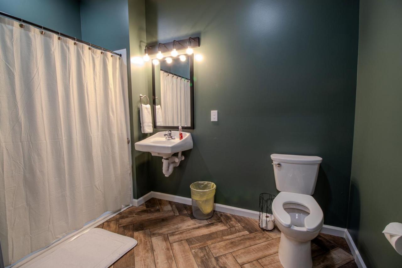 The Lazy Tiger Hostel Woodfin Екстер'єр фото